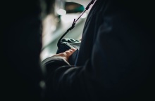 Ξενοδόχος στη Χαλκιδική παραδέχτηκε ότι παρακολουθούσε τουλάχιστον 10 ζευγάρια