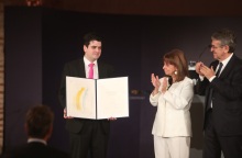 Θεσσαλονίκη: Το βραβείο "Αυτοκράτειρα Θεοφανώ" στον μεγάλο πιανίστα και μαέστρο, Ντάνιελ Μπάρενμπόιμ, από την Πρόεδρο της Δημοκρατίας	