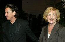 Ο Σον Πεν και η μητέρα του Αϊλίν Ράιαν