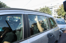 Μεταγωγή των δύο κατηγορουμένων για την υπόθεση του 12χρονου παιδιού στον Κολωνό στον ανακριτή