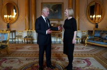 Βασιλιάς Κάρολος με την Λιζ Τρας