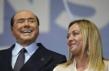 Ιταλία: «Δεν είμαι εκβιάσιμη» απαντά η Τζόρτζια Μελόνι στον Σίλβιο Μπερλουσκόνι	