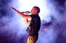 Ο ΛΕΞ γράφει ιστορία ξανά - Πάει για νέο ρεκόρ στη συναυλία στη Θεσσαλονίκη