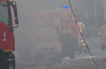 Σκόνη, καπνός και συντρίμμια στο Κίεβο μετά τις ρωσικές επιθέσεις με drones