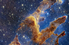 Οι «Στήλες της Δημιουργίας» αποτελούνται από πυκνά νέφη ψυχρών διαστρικών αερίων και σκόνης όπου νέα άστρα σχηματίζονται