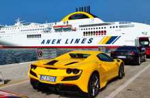 «Σμήνος» από Ferrari σε Ελληνικό λιμάνι - Σημερινές φωτογραφίες