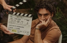 O Χριστόφορος Παπακαλιάτης στα γυρίσματα της σειράς Maestro 