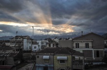 Ο καιρός της Παρασκευής: Αλλού βροχές και αλλού ηλιοφάνεια