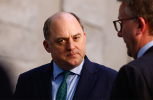 Ο Βρετανός υπουργός Άμυνας Μπεν Γουάλας