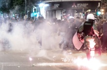 Επεισόδια στο κέντρο της Αθήνας μετά την πορεία προς το ΑΤ Ομόνοιας