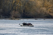 Εξαρθρώθηκε εγκληματική οργάνωση που διακινούσε μετανάστες κι έκλεβε αυτοκίνητα