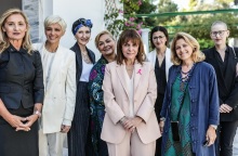 Η Κ. Σακελλαροπούλου υποδέχθηκε γυναίκες που νόσησαν από καρκίνο μαστού