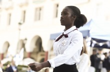 Μαθήτρια με καταγωγή από την Κένυα παρήλασε στη Θεσσαλονίκη 