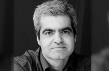 Ο συγγραφέας Βασίλης Παπαθεοδώρου που συνελήφθη για παιδική πορνογραφία