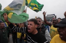 Βραζιλία: Οι υποστηρικτές του Μπολσονάρου συνεχίζουν να ζητούν την επέμβαση του στρατού