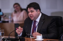 O Tζορτζ Τσούνης