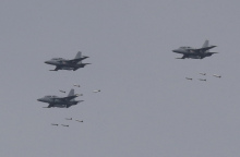 Η Νότια Κορέα απογειώνει εσπευσμένα μαχητικά, καθώς λέει πως εντόπισε κάπου 180 στρατιωτικά αεροσκάφη της Βόρειας Κορέας κοντά στα σύνορα