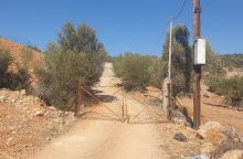 H κτηνοτροφική μονάδα της οικογένειας στη Μάνδρα Αττικής