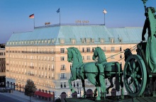 Γερμανοί οικονομολόγοι προκρίνουν την αύξηση του ανώτατου φορολογικού συντελεστή. Στόχος η χρηματοδότηση των πακέτων ελάφρυνσης και η κοινωνική ενεργειακή πολιτική.