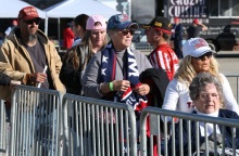 Άνοιξαν οι κάλπες στην ανατολική ακτή για τις ενδιάμεσες εκλογές των ΗΠΑ