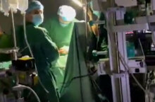 Γιατροί στην Ουκρανία χειρουργούν εν μέσω black out σε νοσοκομείο στο Κίεβο