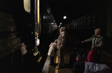 Άμαχοι εγκαταλείπουν τη Χερσώνα