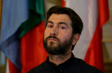 Ο π. Αντώνιος από την «Κιβωτό του Κόσμου»