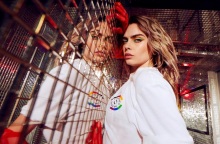 Κάρα Ντελεβίν: Το μαύρο «φόρεμα» που φόρεσε την Πρωτοχρονιά