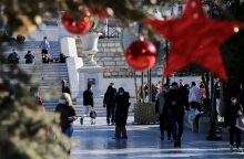 Προειδοποίηση Παγώνη για Χριστούγεννα με κοκτέιλ γρίπης, κορωνοϊού και ιώσεων