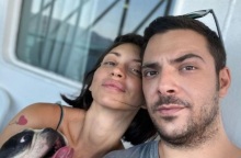 Η σύντροφος του Πάνου Νάτση μιλά για το «μοναχικό» πένθος (βίντεο)