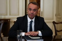 Το μήνυμα του υπουργού Οικονομικών Χρήστου Σταϊκούρα προς το ελληνικό τραπεζικό σύστημα: Τι πρέπει να αλλάξει στα επιτόκια καταθέσεων - δανεισμού.