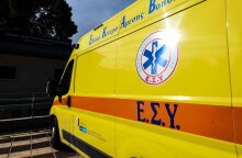 Ασθενοφόρο του ΕΚΑΒ έξω από νοσοκομείο