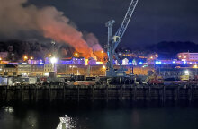 Η φωτιά που ξέσπασε στη νήσο Τζέρσεϊ της Βρετανίας μετά την ισχυρή έκρηξη