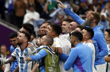 Η Αργεντινή του Μέσι απέκλεισε την Ολλανδία και πήγε στα ημιτελικά του Μουντιάλ του Κατάρ