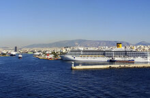 Πανοραμική εικόνα από το λιμάνι του Πειραιά