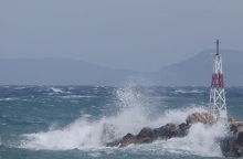 Προβλήματα στα ακτοπλοϊκά δρομολόγια σε Πειραιά, Ραφήνα και Λαύριο λόγω ισχυρών ανέμων