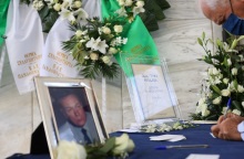 Πλήθος κόσμου στο τελευταίο «αντίο» στον Γιάννη Διακογιάννη