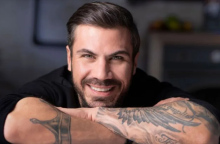 Άκης Πετρετζίκης