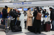 ΗΠΑ: Ισχυρές καταιγίδες ανατρέπουν τα σχέδια εκατομμυρίων Αμερικανών για χριστουγεννιάτικες εξορμήσεις	