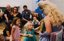 Drag Queens θα διαβάσουν παραμύθια σε παιδιά στη Θεσσαλονίκη