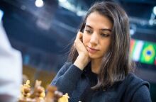 Ιράν: Μια ιρανή σκακίστρια δέχτηκε απειλές να μην επιστρέψει στην πατρίδα της επειδή συμμετείχε σε διαγωνισμό στο εξωτερικό χωρίς το χιτζάμπ της (πηγή)	