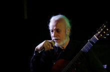 Ο Νότης Μαυρουδής έγραψε ορισμένα από τα διασημότερα ελληνικά τραγούδια