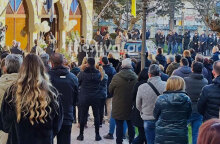 Σε βαρύ κλίμα η κηδεία του 6χρονου Θωμά στα Γρεβενά