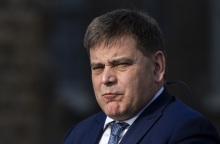 Βρετανία: Αποπέμφθηκε βουλευτής των Τόρις - Συνέκρινε τα εμβόλια κατά της Covid-19 με το Ολοκαύτωμα