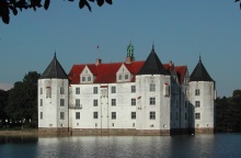 Πού βρίσκεται και πώς είναι σήμερα το ανάκτορο «Γκλύξμπουργκ»;