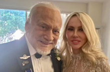 Παντρεύτηκε o αστροναύτης Μπαζ Όλντριν