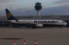 «Ελευθέριος Βενιζέλος»: Εκκενώθηκε το αεροπλάνο που έστειλε σήμα για βόμβα - Καθαρός ο πρώτος έλεγχος