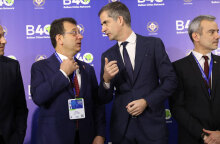 Ο δήμαρχος Αθηναίων Κώστας Μπακογιάννης και ο τούρκος ομόλογός του της Κωνσταντινούπολης Εκρέμ Ιμάμογλου στη Σύνοδο B40