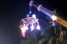 Γερανός καταπλάκωσε προσκυνητές έξω από ναό στην Ινδία