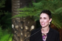 Τζασίντα Άρντερν: Αποχαιρετά την πρωθυπουργία δίπλα στους Μαορί